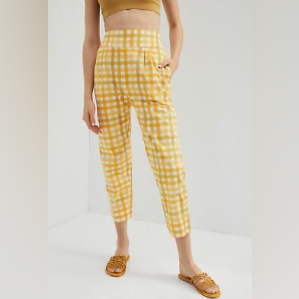 Like new! Anthropologie S/W/F gingham tapered pants